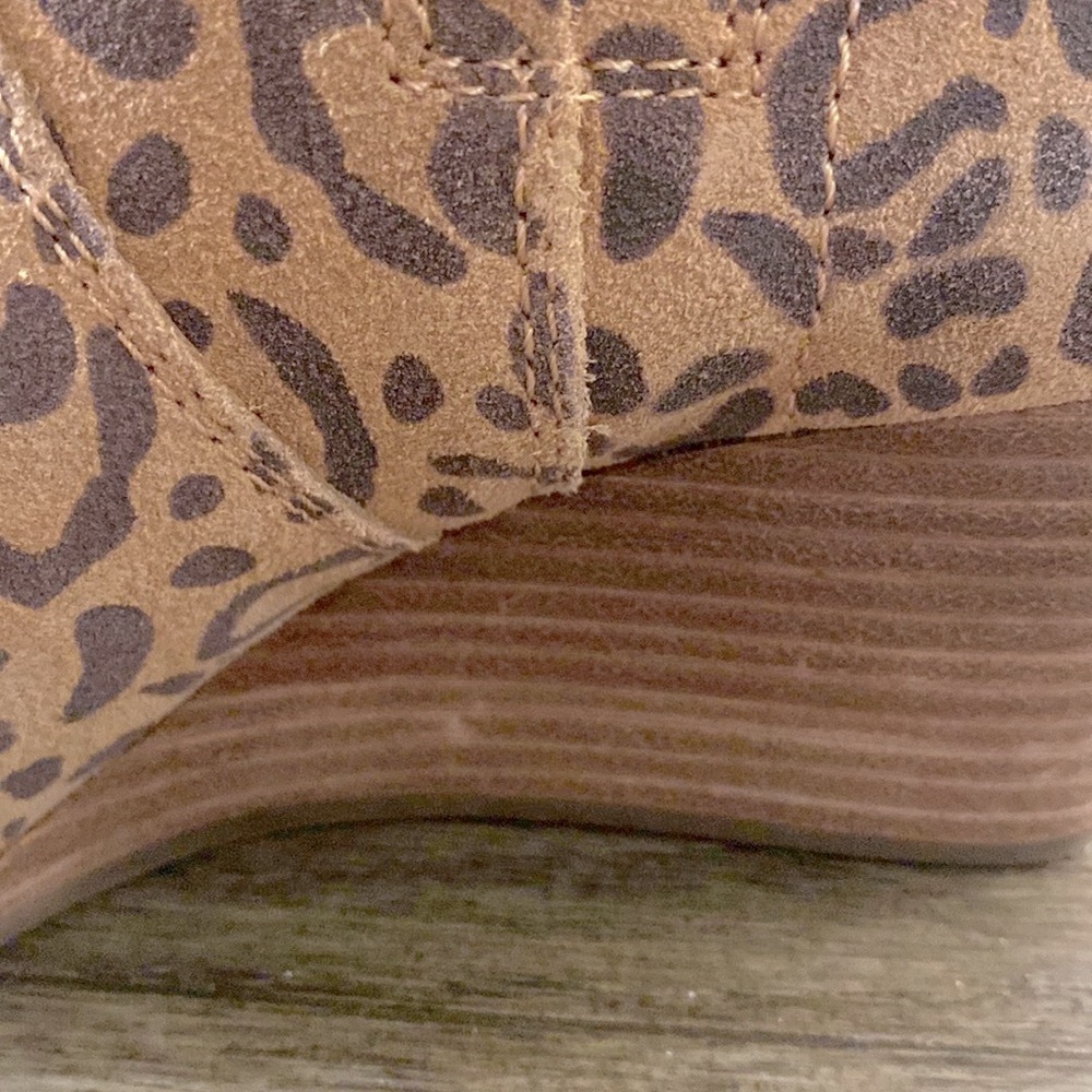 NIB [Lucky Brand] Wafael Javan Print Padded Insole Wedge Booties Women’s Sz 5.5 - Picture 6 of 12